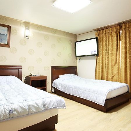 Bobos Hotel Jeju Bagian luar foto